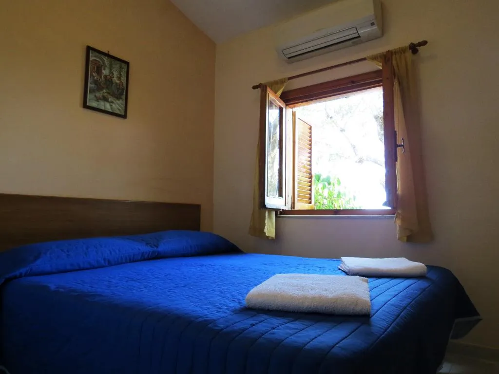 CHALET CAPACITY 4 Room, Baia Serena, Naples