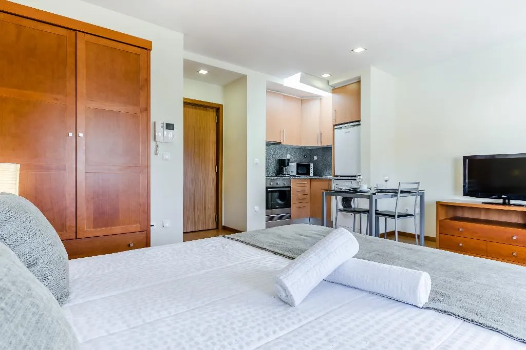 Room, RS Porto Flats, Porto