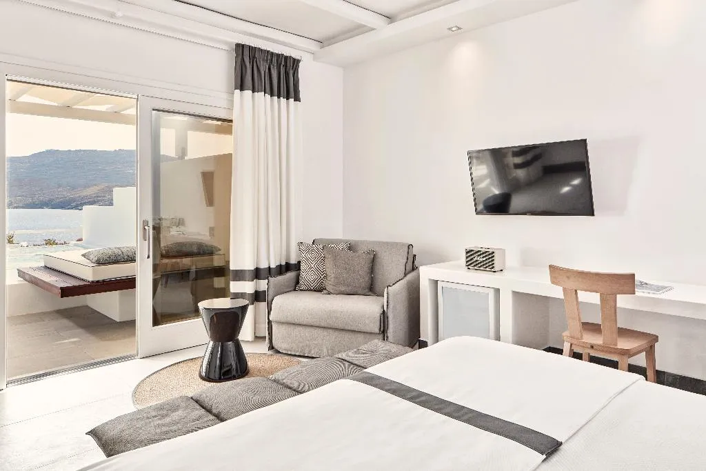 SUITE SEA VIEW WITH PRIVATE POOL Room, Archipelagos Hotel, Mykonos