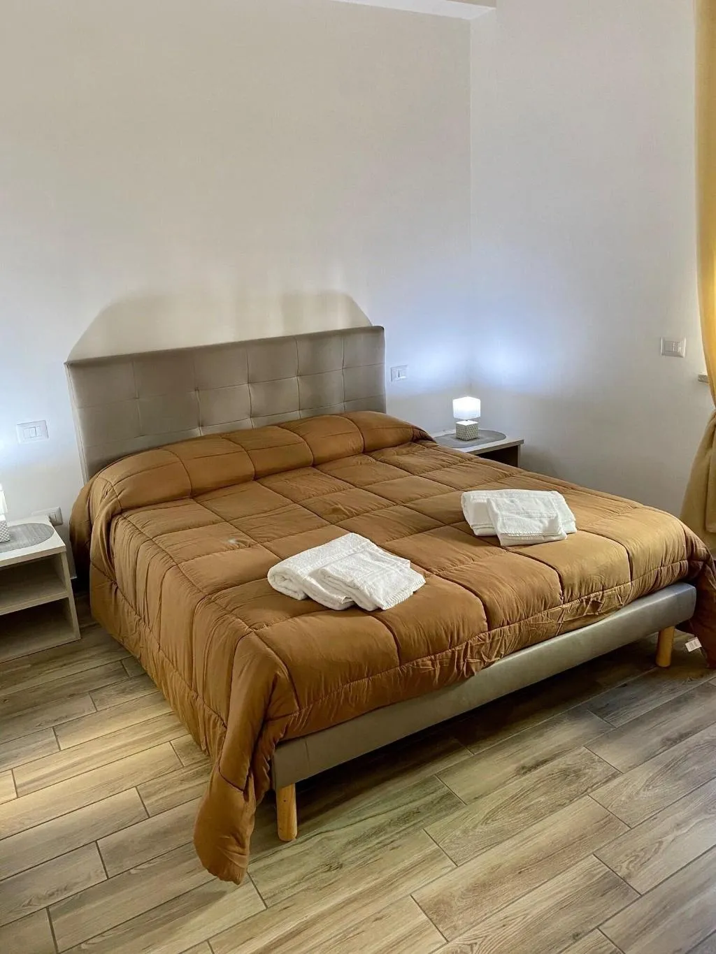 Room, Beb Caruso, Naples