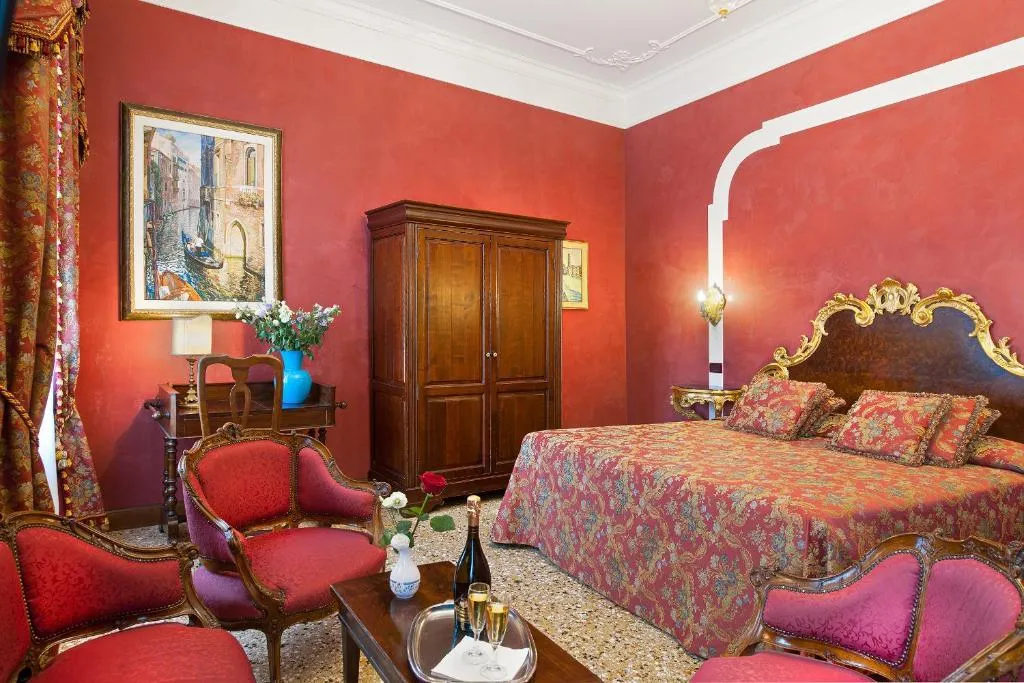 DOUBLE DELUXE CANAL VIEW Room, San Cassiano Residenza d'Epoca, Venice
