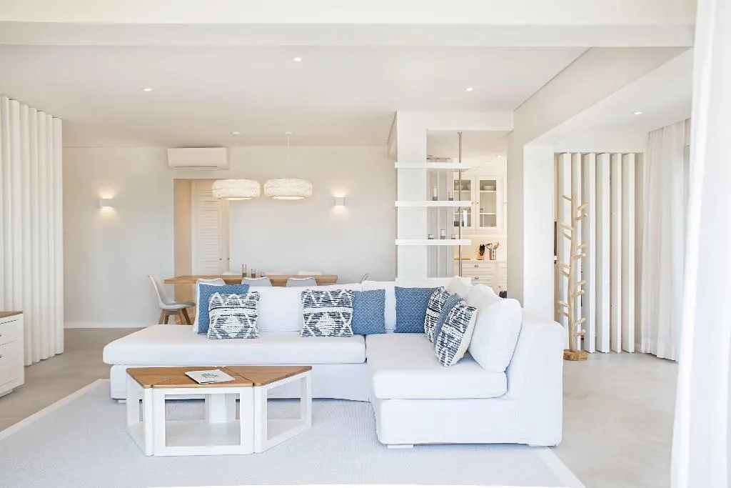 VILLA TWO BEDROOMS Room, Shantivillas, Algarve
