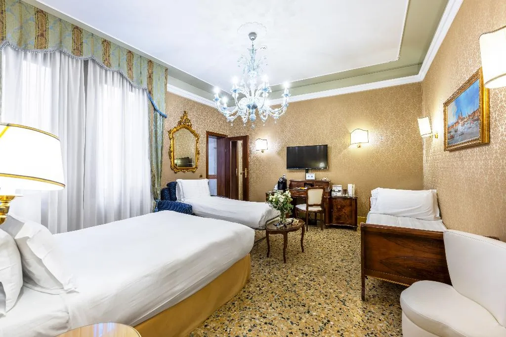 QUADRUPLE GRAND DELUXE Room, Colombina, Venice