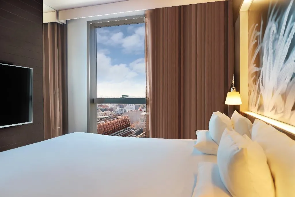 SUITE SUPERIOR QUEEN BED Room, Novotel Barcelona City, Barcelona