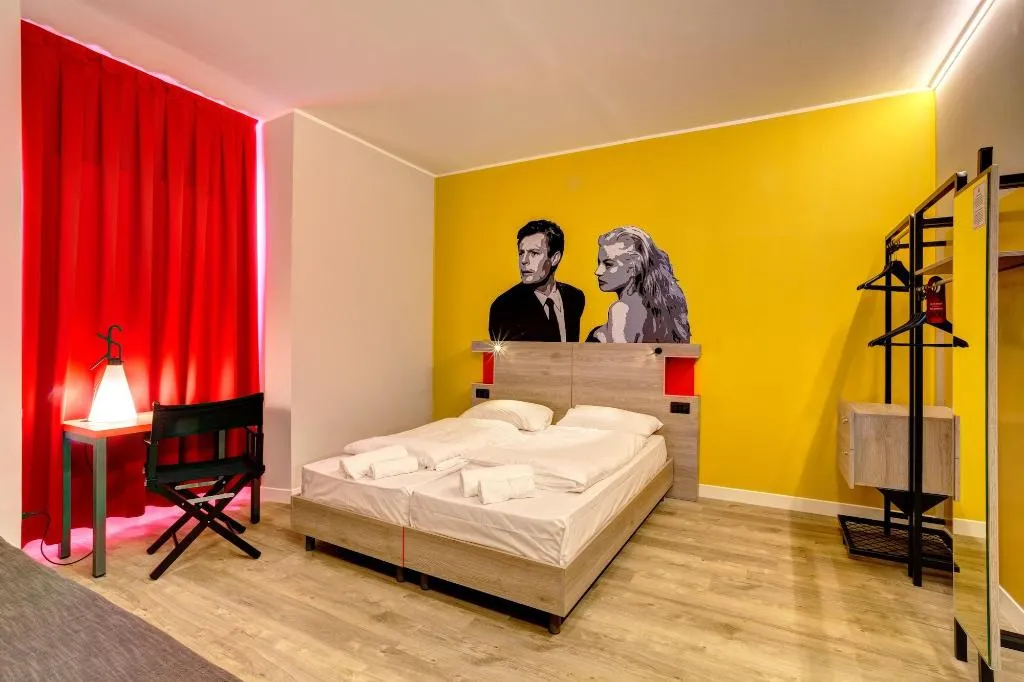 Room, Meininger Roma Termini, Naples