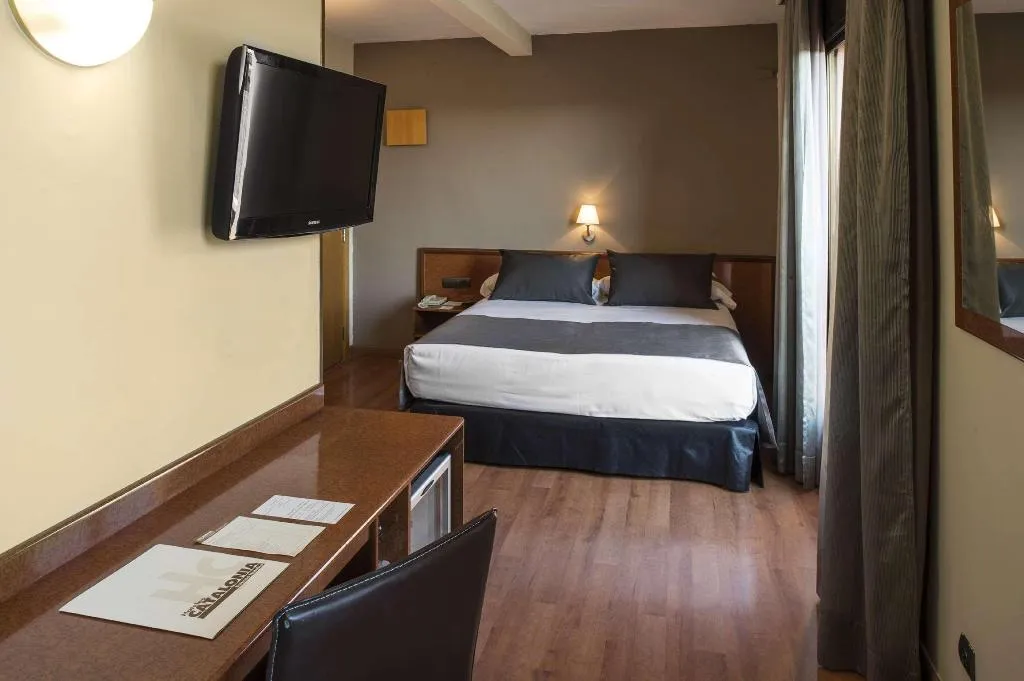 Room, Catalonia Castellnou, Barcelona
