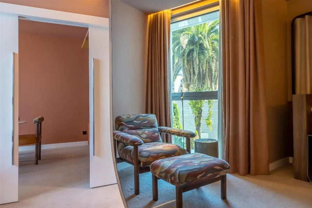 JUNIOR SUITE KING SIZE BED Room, Cenica Porto Hotel, Curio Collection By Hilton, Porto