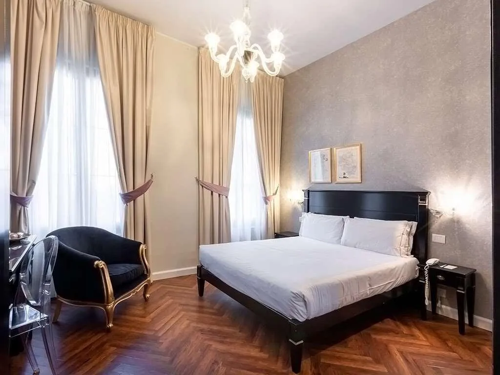 Room, Sonder Salute Palace, Venice