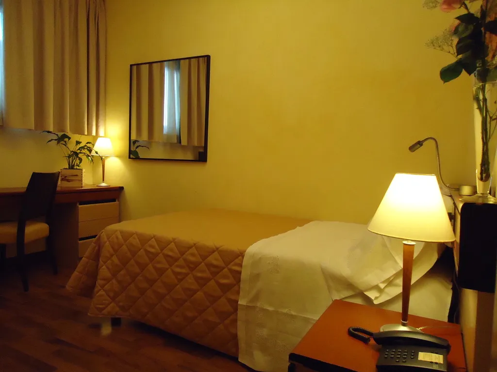 SINGLE STANDARD Room, Moon Palace Hotel, Milan