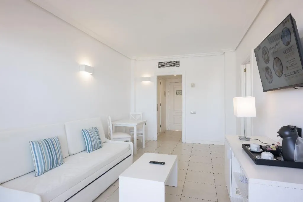SUITE SEA VIEW CAPACITY 2 Room, Landmar Costa Los Gigantes Family Resort, Tenerife
