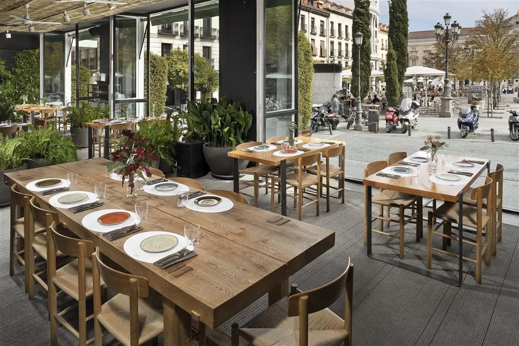 Restaurant, ME Madrid Reina Victoria, Madrid
