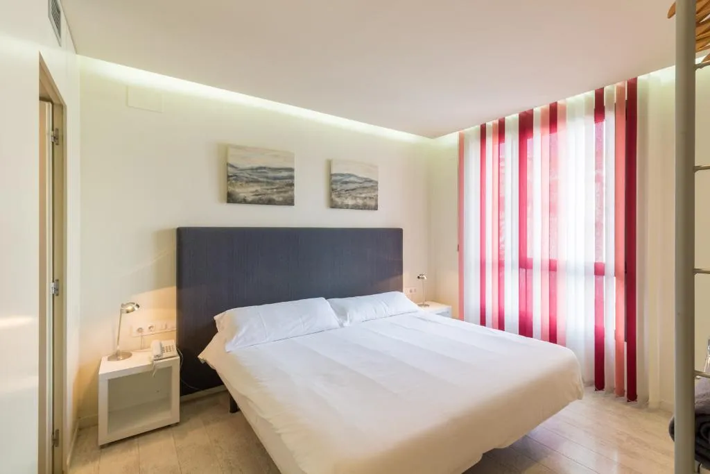 Room, The Urban Suites.Com, Barcelona