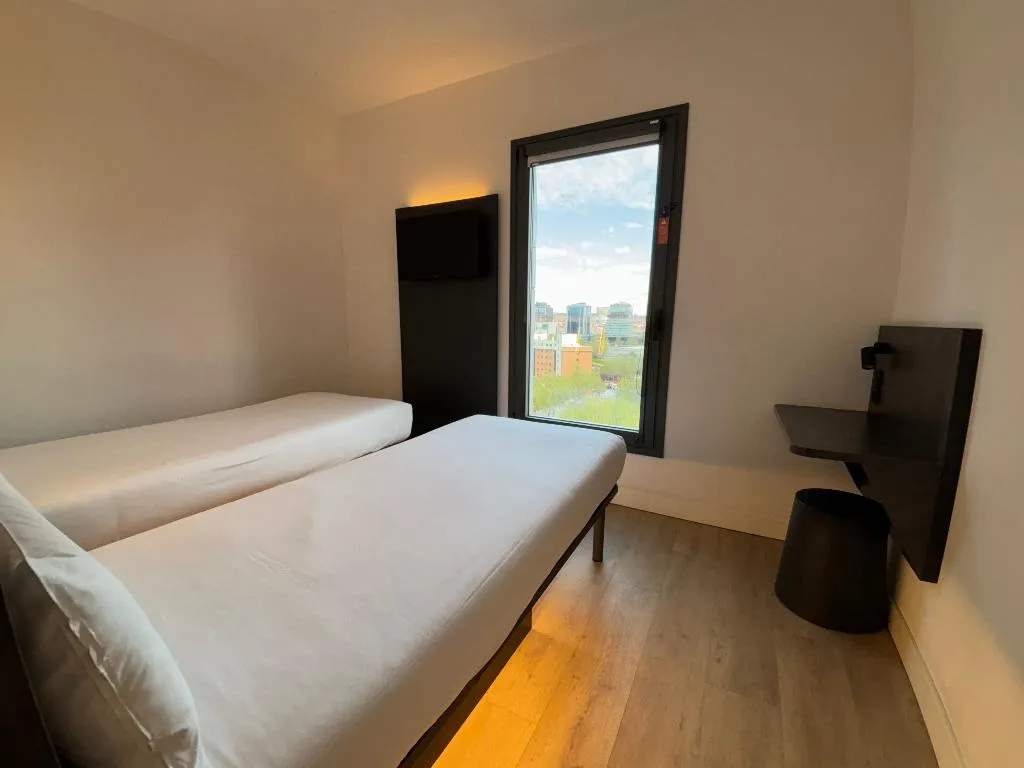 TWIN STANDARD Room, Four Points Flex by Sheraton Madrid Atocha, Madrid