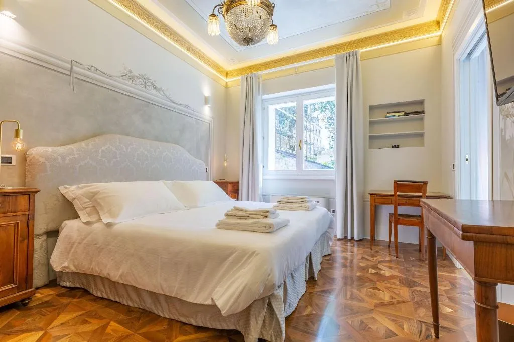 Room, Villa Tortorelli, Florence