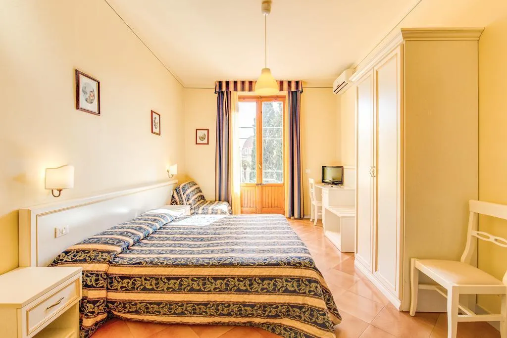 General view, Hotel Marine, Florence