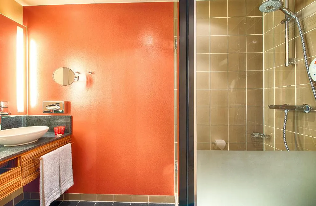 SINGLE STANDARD Room, Leonardo Hotel Berlin Mitte, Berlin