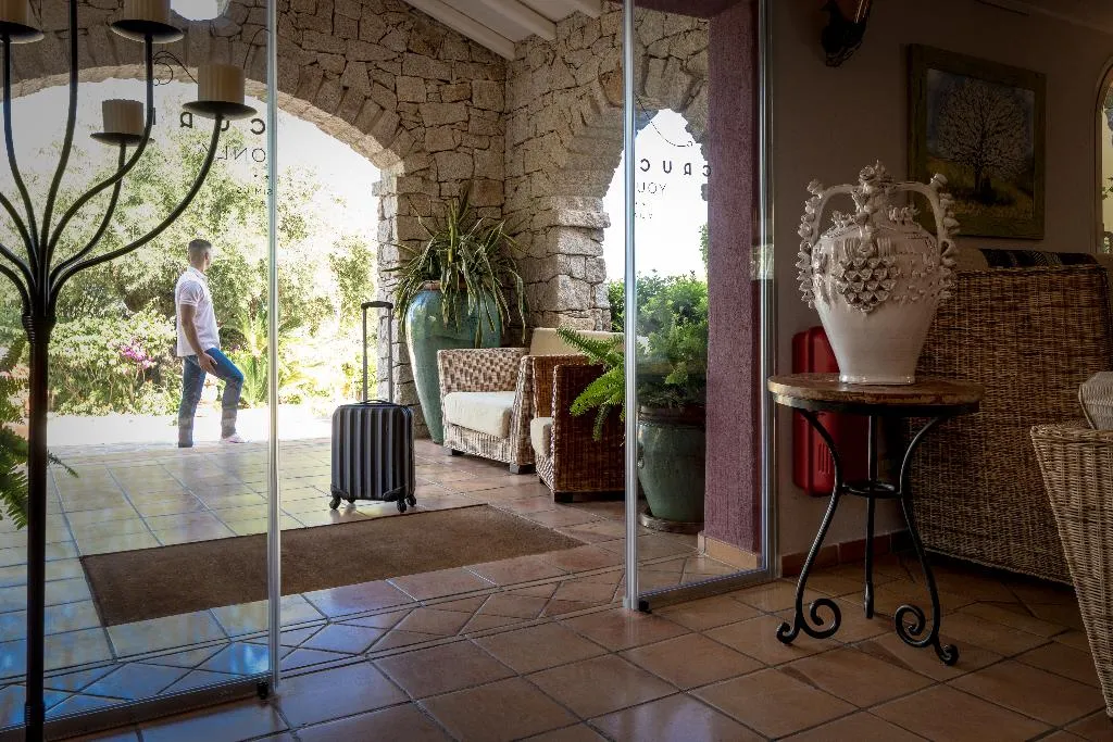 Lobby, Cruccuris Resort, Cagliari