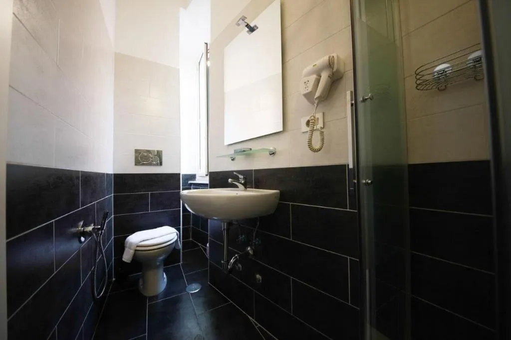 Room, Hotel Pisa, Naples