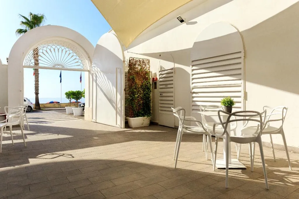 Terrace, Albatros Beach Hotel - Letojanni, Taormina
