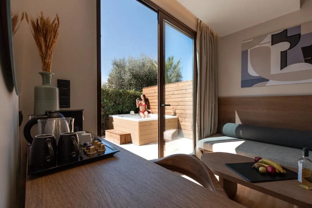 Room DELUXE WITH JACUZZI Room, Dimitra Hotel Apartments, Crete