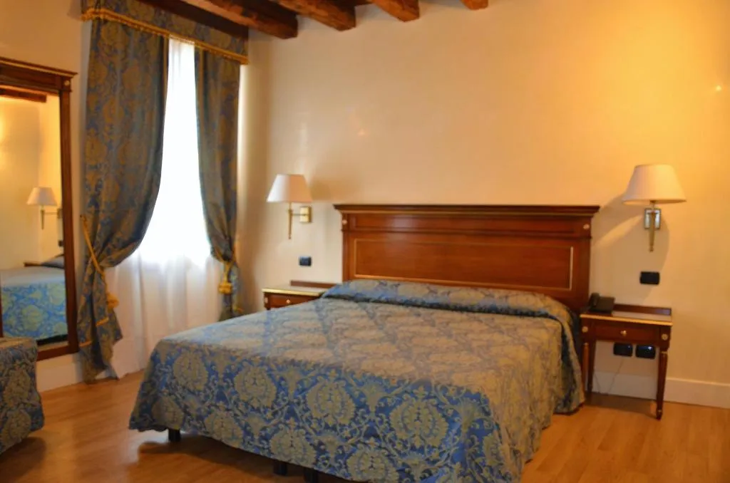 Room, B&B Le Marie, Venice