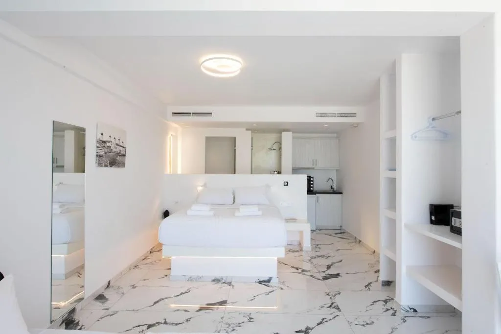 Room, Bianco A Nero, Mykonos