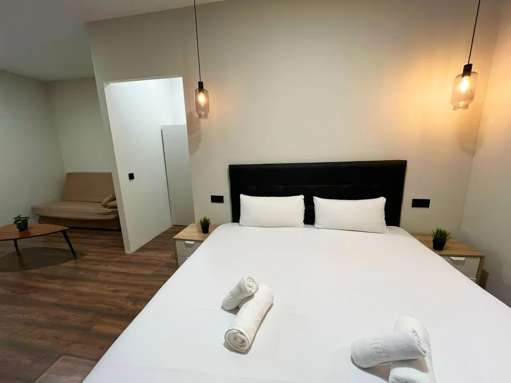 QUADRUPLE STANDARD Room, Montera Center Madrid, Madrid