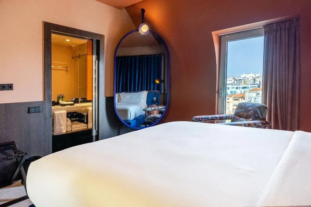 SUITE KING BED TWO BEDROOMS Room, Cenica Porto Hotel, Curio Collection By Hilton, Porto