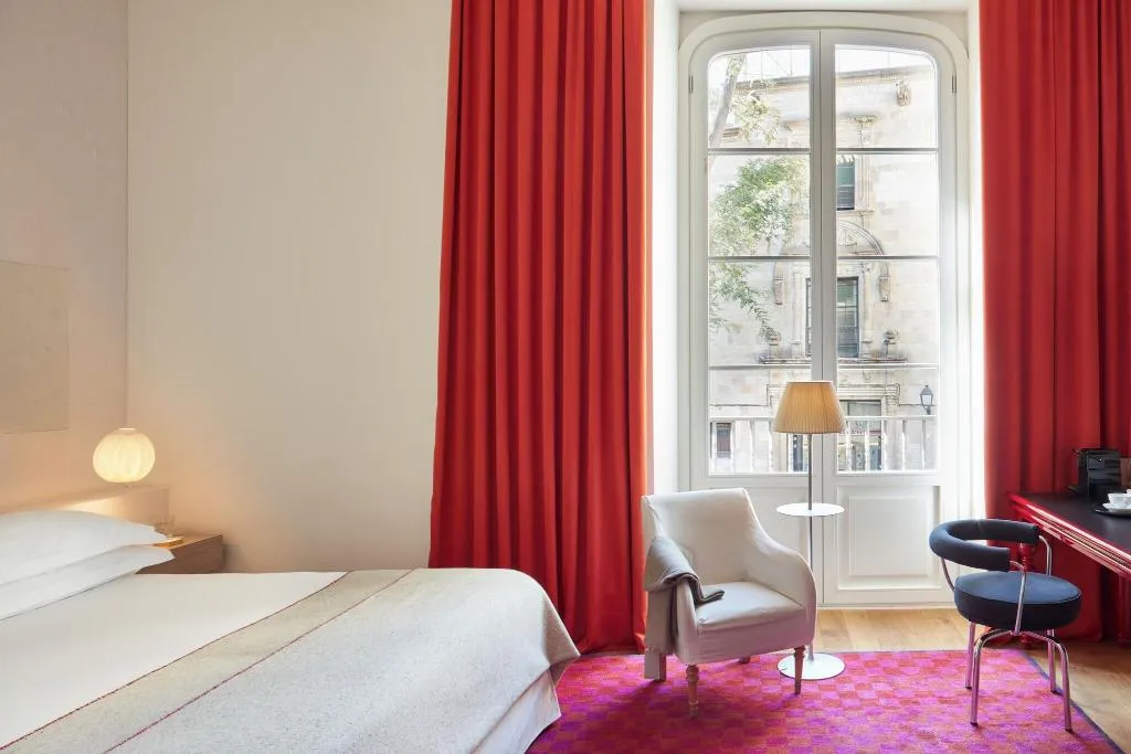 Room, Neri, Barcelona