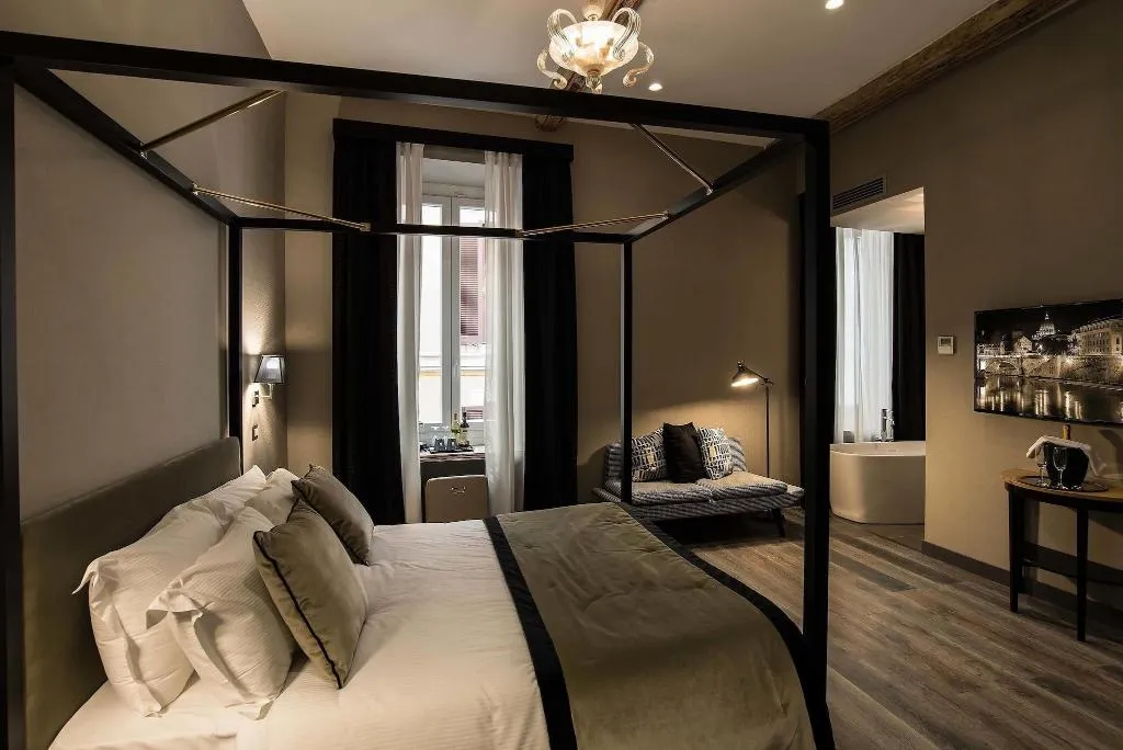 DOUBLE DELUXE QUEEN BED Room, Colonna Suite Del Corso, Rome