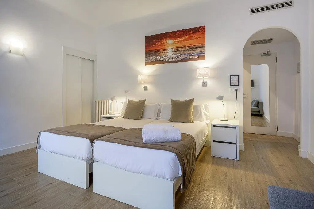 DOUBLE STANDARD Room, NeoMagna Madrid, Madrid