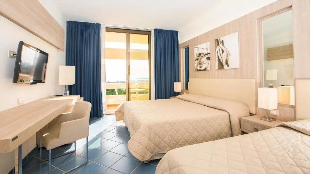 QUADRUPLE DELUXE SEA VIEW Room, MClub Lipari, Catania