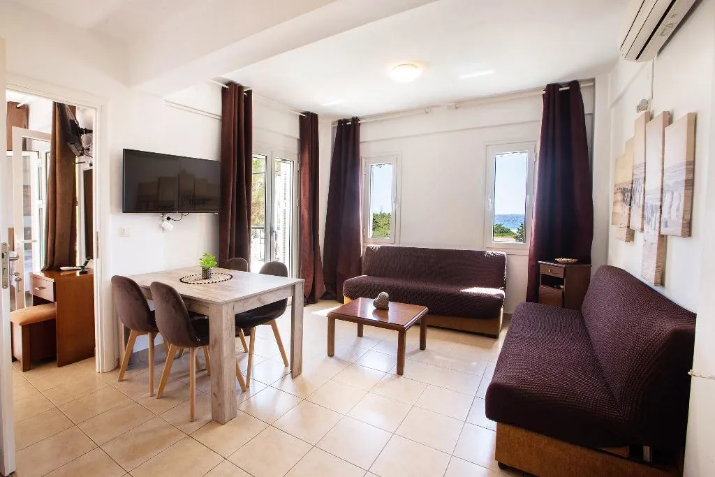 Room, Romanos Beach Villas, Kalamata