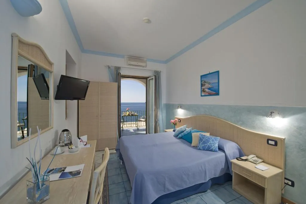 DOUBLE SUPERIOR SEA VIEW Room, Palazzo Talamo, Naples