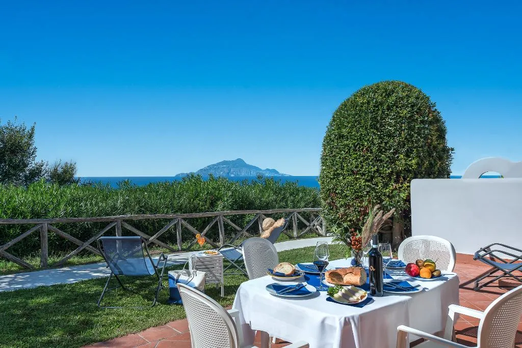 APARTMENT THREE BEDROOMS TWO BATHROOMS Room, Gocce Di Capri  Residence, Naples