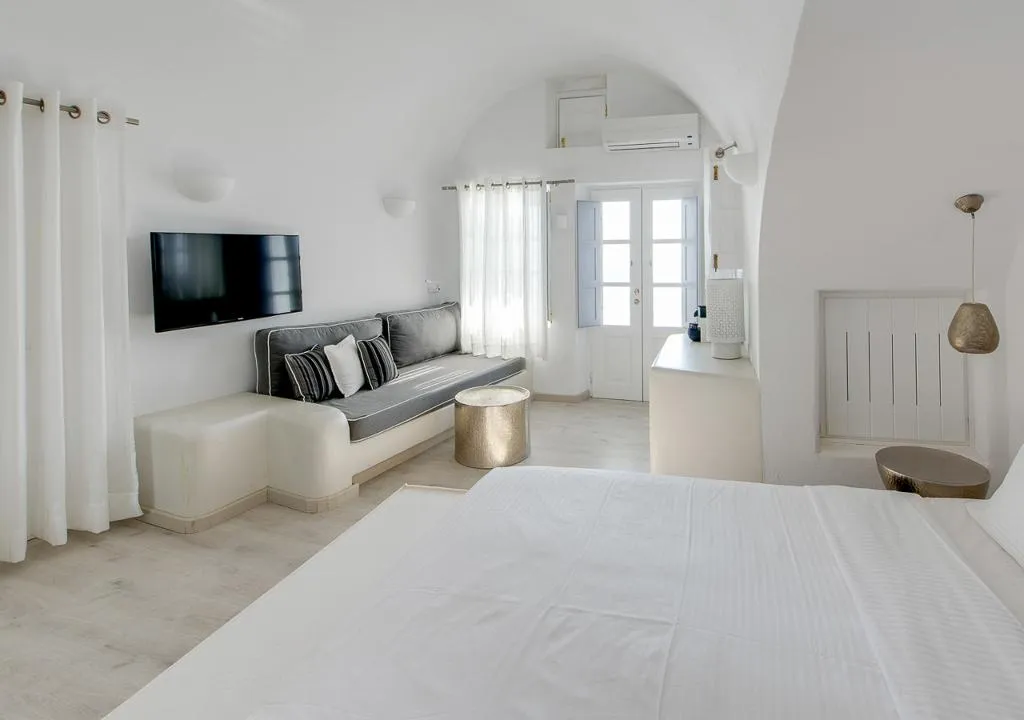 SUITE SUPERIOR WITH PRIVATE POOL Room, Infinity Suites & Dana Villas, Santorini