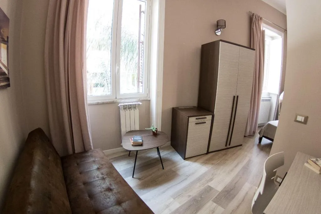 Room, Bagnasco 18, Palermo