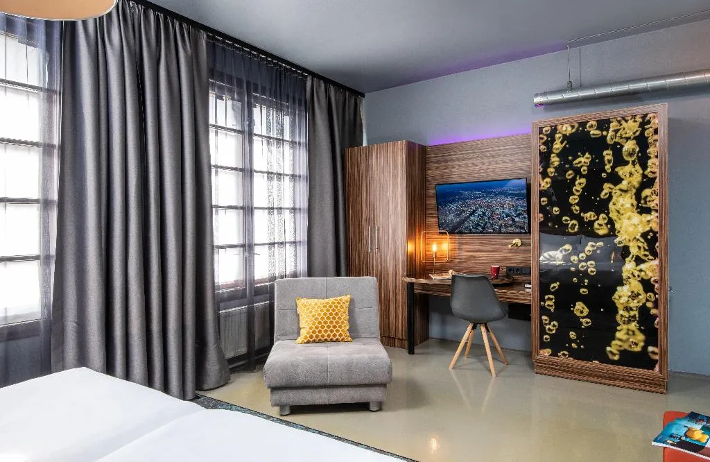 QUADRUPLE COMFORT Room, NYX Hotel Prague by Leonardo Hotels, Prague