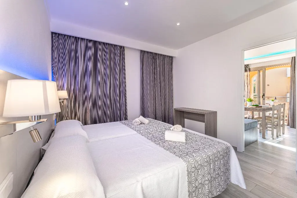 APARTMENT ONE BEDROOM Room, Playa Ferrera, Majorca