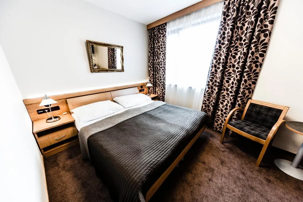 DOUBLE STANDARD Room, Archibald City, Prague