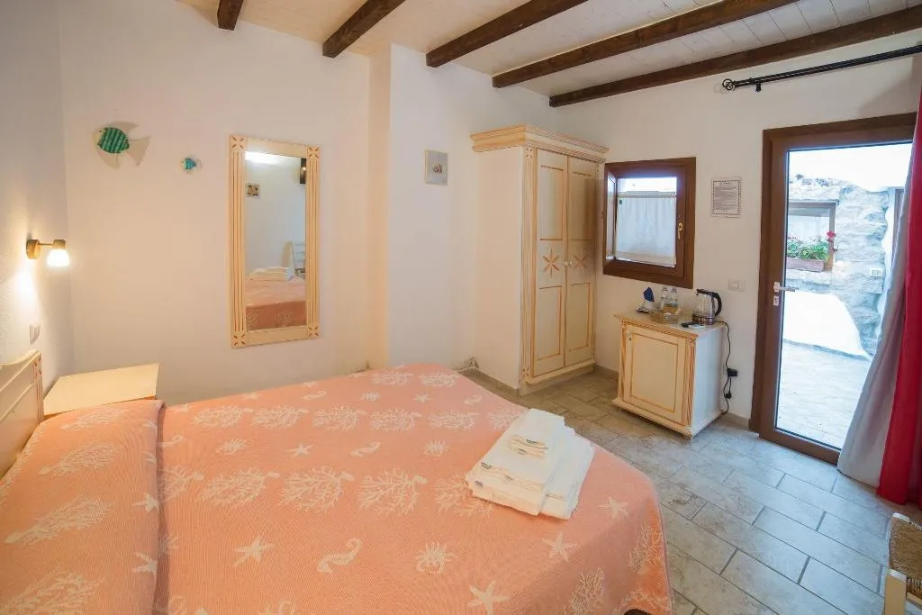 Room, Domus Olbia Inn, Olbia