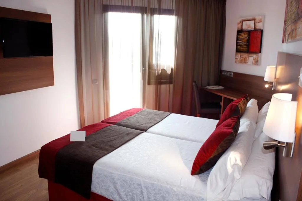 TRIPLE CAPACITY 3 Room, Best Auto Hogar, Barcelona