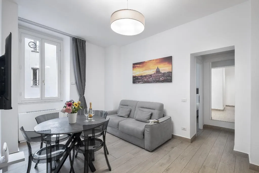 APARTMENT TWO BEDROOMS TWO BATHROOMS Room, Oriana Homèl Roma, Rome