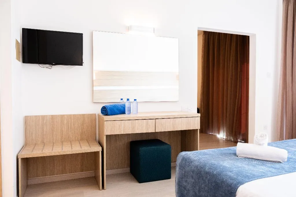 FAMILY ROOM STANDARD Room, Kapetanios Bay Hotel Protaras, Cyprus