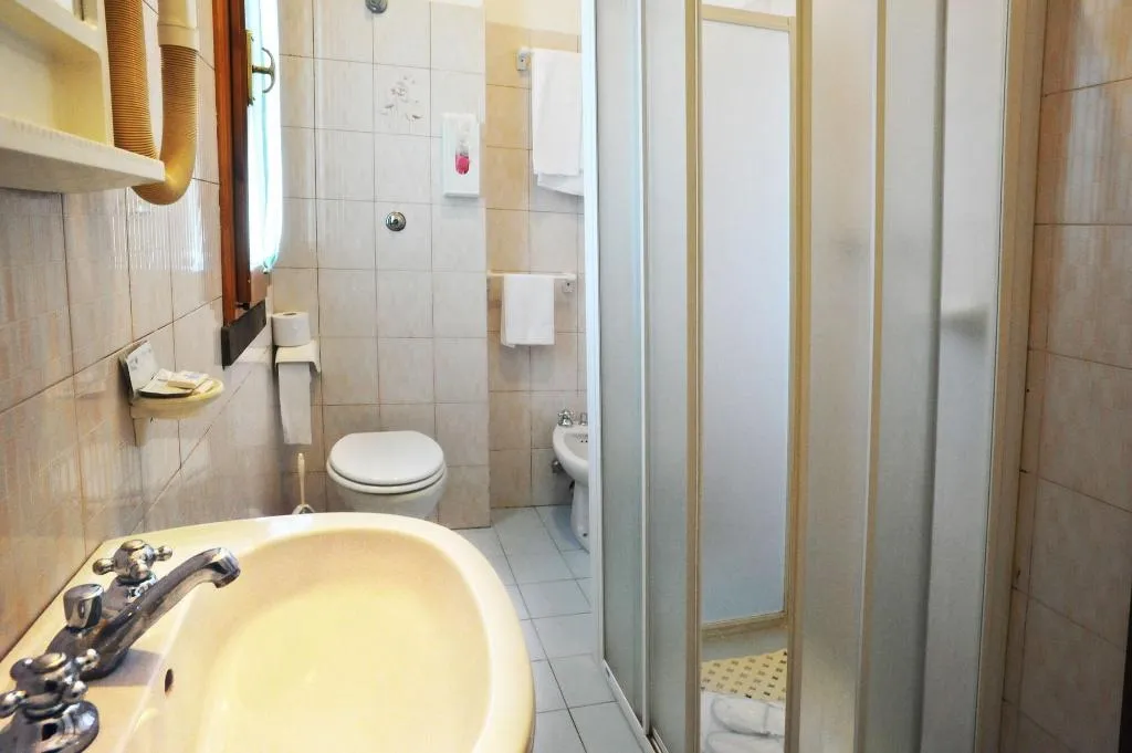 Room, Hotel Del Lago, Florence