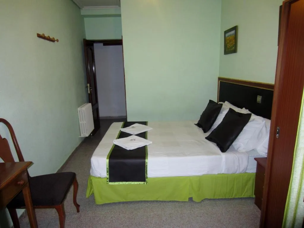 Room, CH Chelo, Madrid
