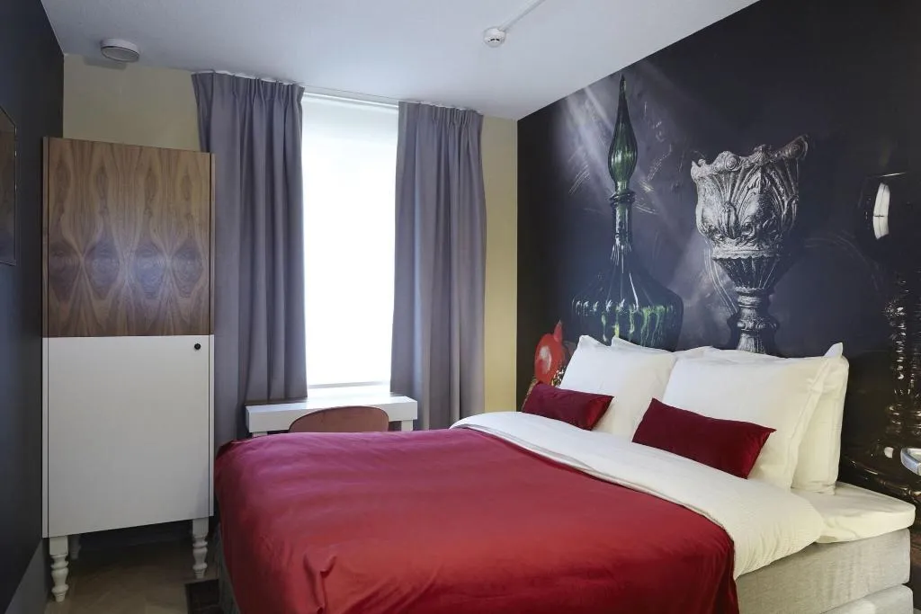 SINGLE ECONOMY Room, The Muse Amsterdam, Amsterdam