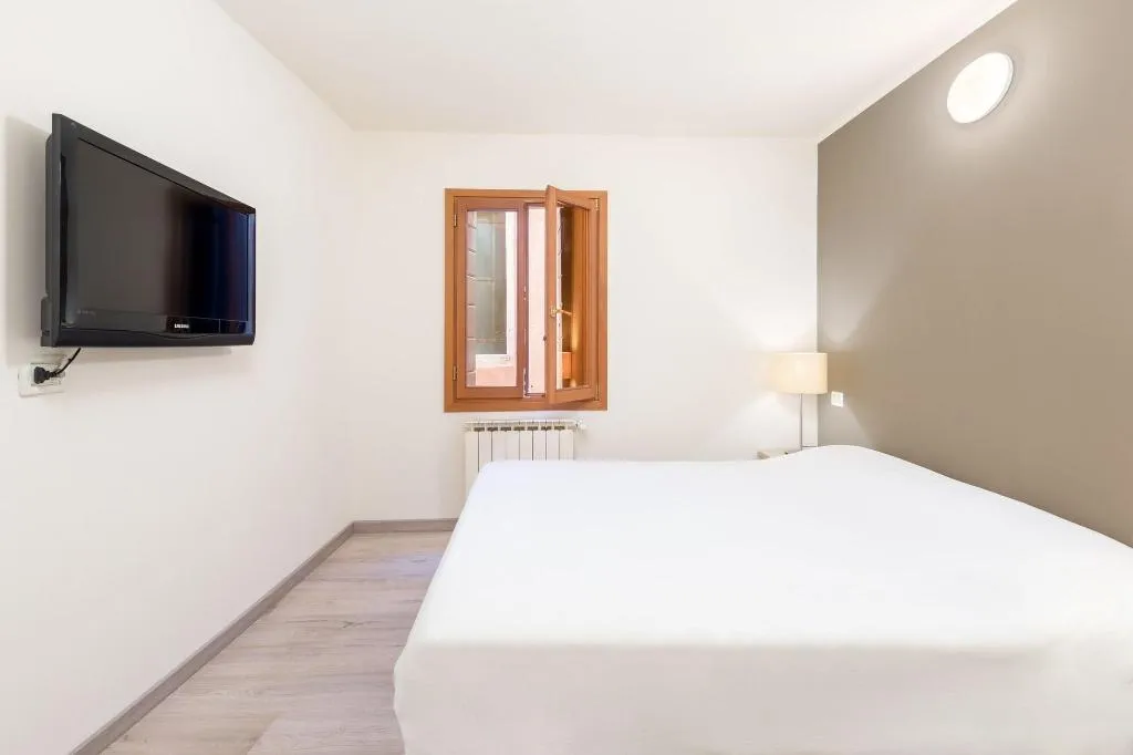 Room, B&B Casanova ai Tolentini, Venice