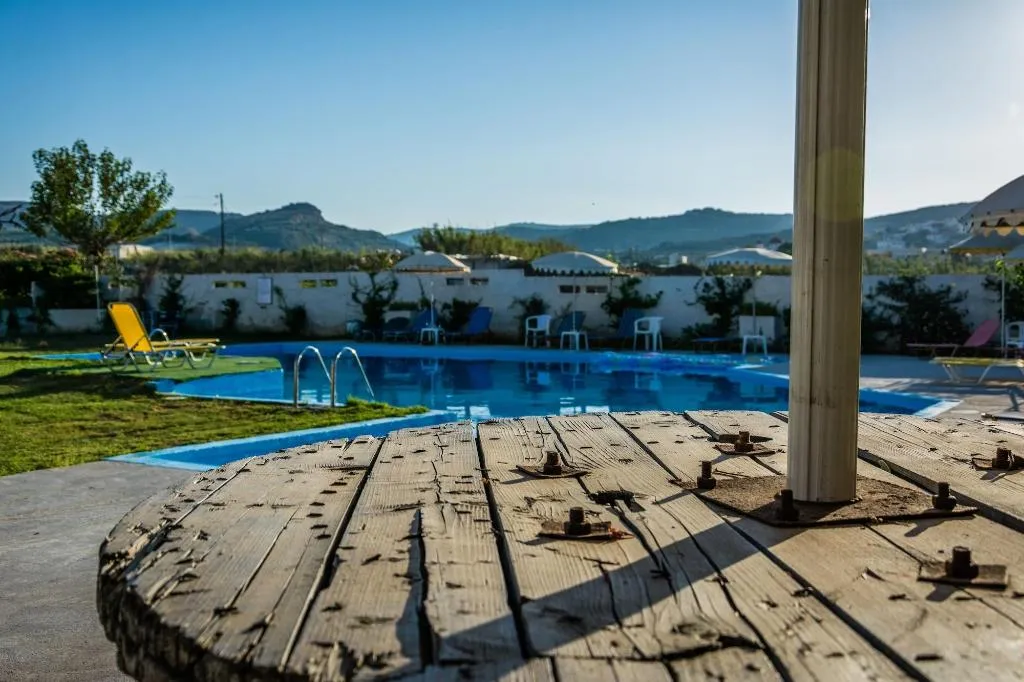 Sports and Entertainment, Nereides, Crete
