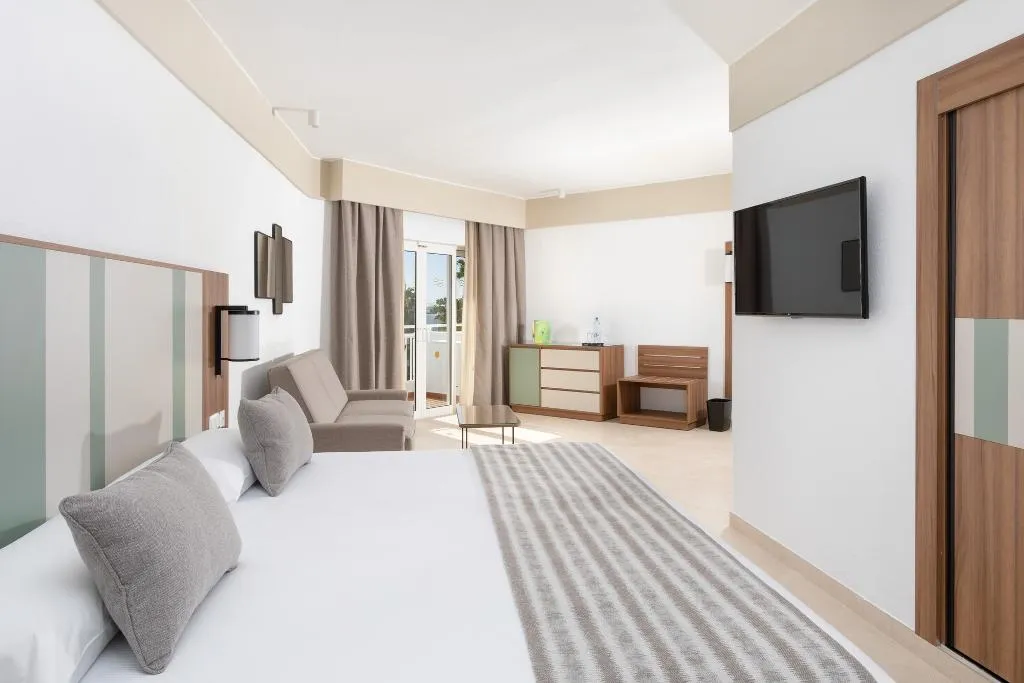 SUITE GARDEN VIEW Room, Hotel Riu Paraiso Lanzarote - All Inclusive, Lanzarote